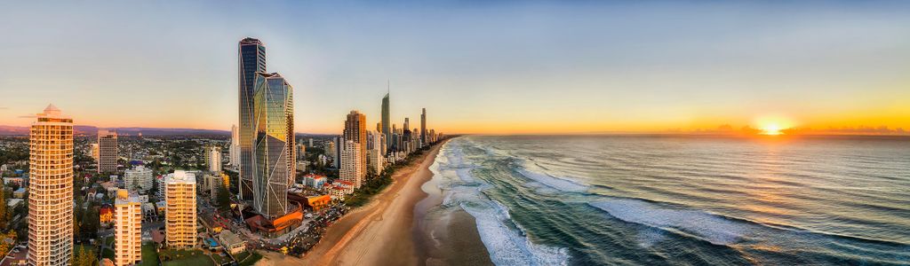 Buses from Coffs Harbour to Surfers Paradise Gold Coast