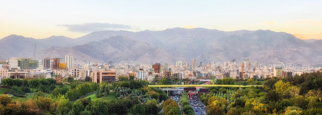 رحلات جوية من Dubai International Airport (DXB) إلى Tehran (THR)